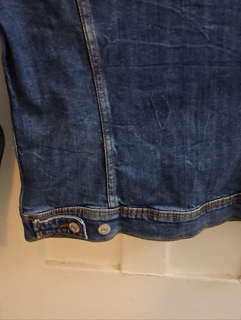 Old Navy Women's Size Small Distressed Denium Trucker Jacket - Picture 10 of 14